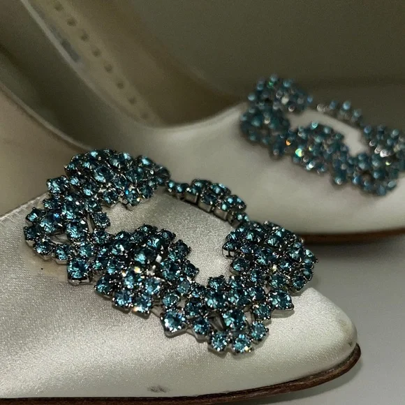Manolo Blahnik Hangisi Satin Bridal Pumps 90 with Blue Crystal Buckles 35.5 - Picture 13 of 15